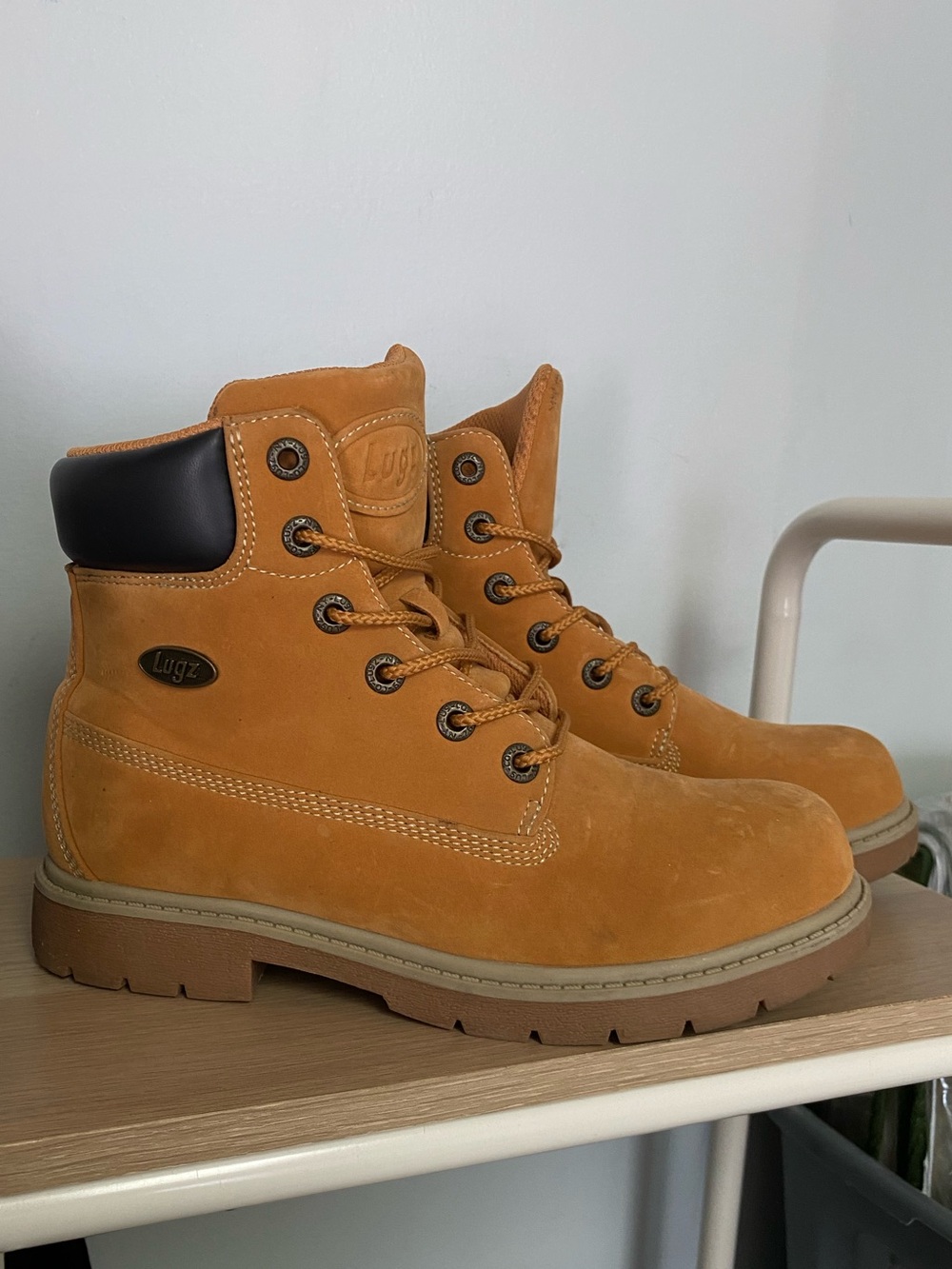 LUGZ "NEXT TO NEW" BOOTS - SIZE 7.5